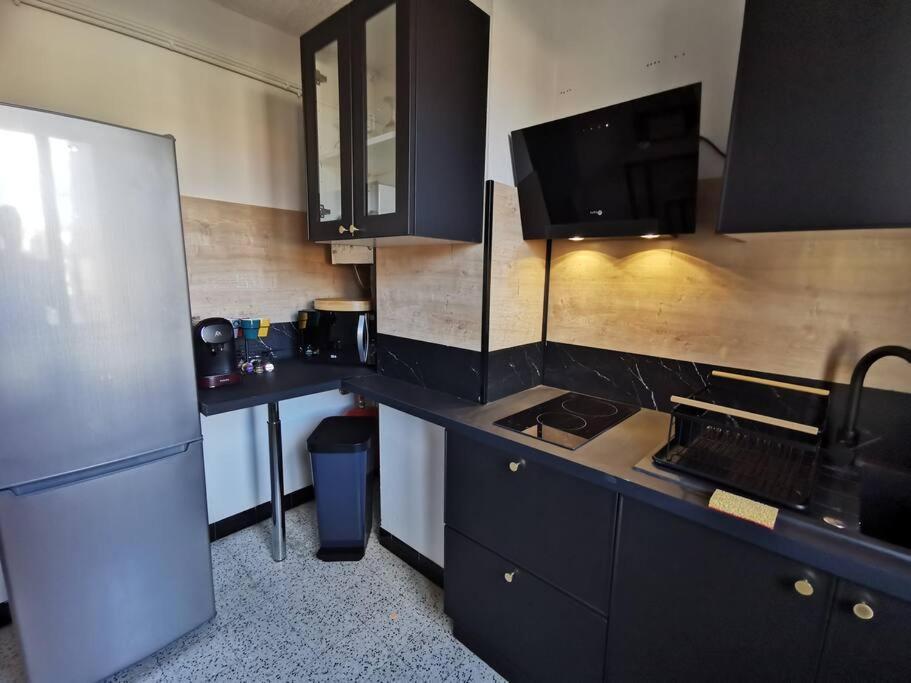 Appartement Tout Confort Refait A Neuf มูแล็ง ภายนอก รูปภาพ