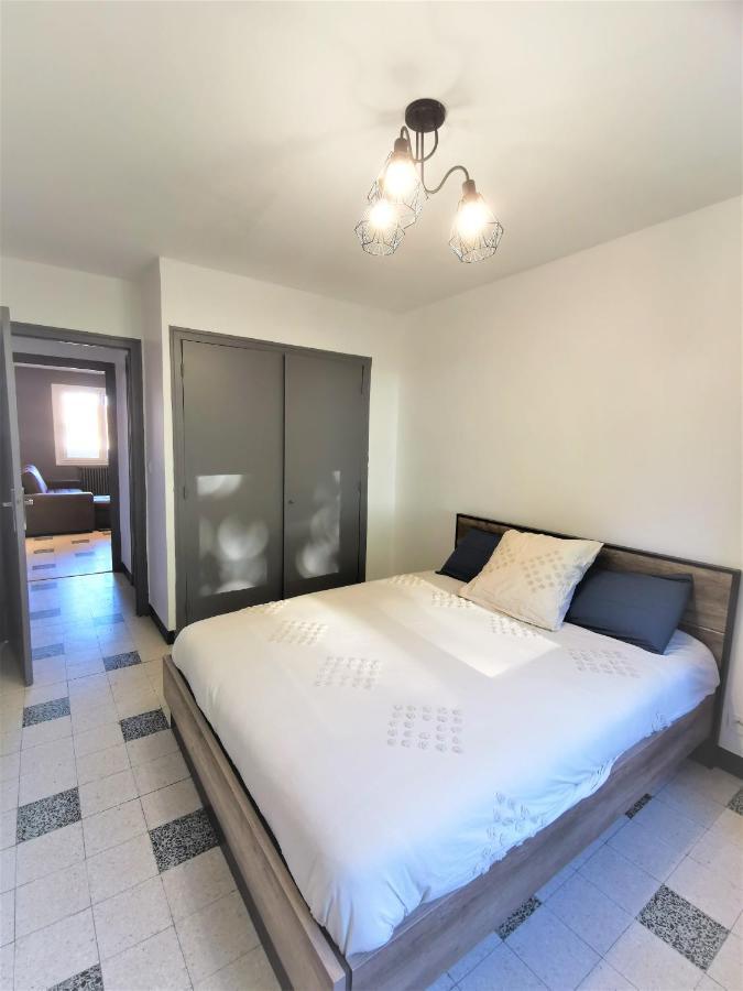 Appartement Tout Confort Refait A Neuf มูแล็ง ภายนอก รูปภาพ
